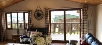 Kingfisher Lodge With Hot Tub Near Cupar, Fife