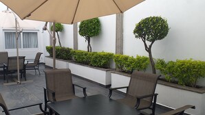 Phòng phong cách cổ điển | Hiên