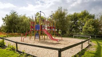 Children’s play area – outdoor