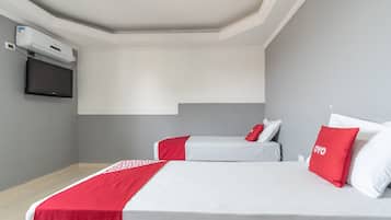 Quarto duplo | Escrivaninha, Wi-Fi de cortesia, roupa de cama