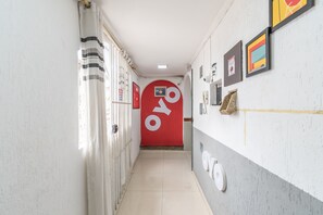 Hallway - OYO Hotel San Remo, São Paulo (São Paulo)