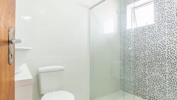 Twin Room | Bathroom
