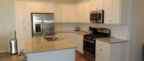 Condo, 4 Bedrooms | Private kitchen