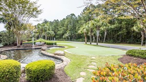 Condo, 2 Bedrooms | Property grounds