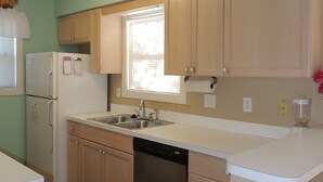Condo, 3 Bedrooms | Private kitchen