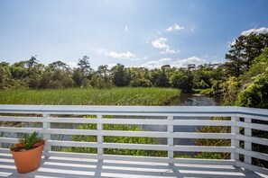 Condo, 3 habitaciones | Balcón