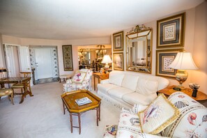 Condo, 2 habitaciones | Sala de estar