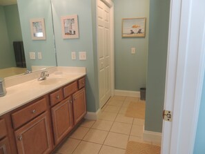 Condo, 3 Bedrooms | Bathroom