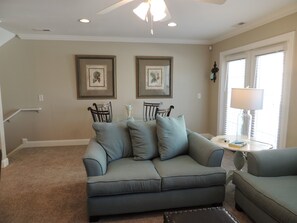 Condo, 3 quartos | Sala de estar