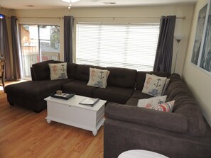 Condo, 2 Bedrooms | Living room - Ibis #412 (Myrtle Beach)