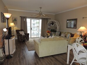 Condo, 2 Bedrooms | Living room