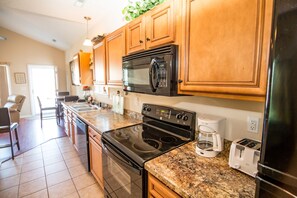 Condo, 3 Bedrooms | Private kitchen