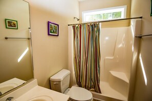 Condo, 3 Bedrooms | Bathroom | Towels