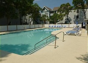 Condo, 2 habitaciones | Alberca | Alberca al aire libre 