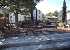 Área de juegos infantiles al aire libre