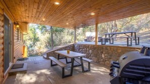 BBQ/picnic Area - Yosemite Scenic Wonders  Golden Trout (Oakhurst)