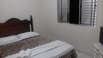 Quarto superior | Ferros/tábuas de passar roupa, camas extras/dobráveis (sobretaxa)