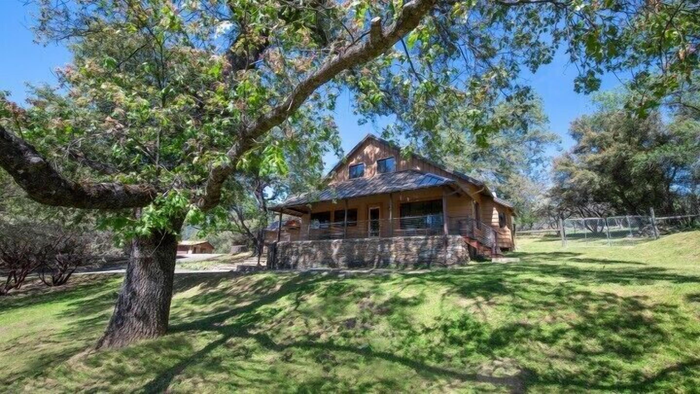 Mặt tiền nơi lưu trú