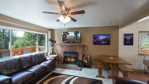Cabin, 2 Bedrooms | Living room