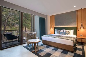 Premium bedding, in-room safe, desk, laptop workspace - Hyatt Regency Dharamshala Resort (Dharamshala)