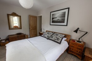 2 bedrooms, iron/ironing board, WiFi, bed sheets - Stunning 2 bedroom cottage in quiet hamlet, close to Polzeath and Port Isaac (Port Isaac)