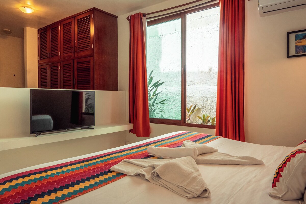 Deluxe Room, 1 King Bed, Pool View | In-room safe, iron/ironing board, cribs (free), rollaway beds (free)