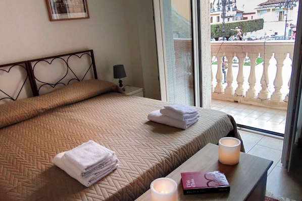 Luxury Quadruple Room, City View | Premium bedding, down comforters, free WiFi, bed sheets - B&B La Piazzetta (Grottaminarda)