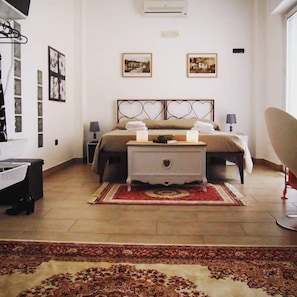Luxury Quadruple Room, City View | Premium bedding, down comforters, free WiFi, bed sheets