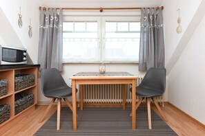 Dining - Apartment upstairs - House Cape Horn (Neuharlingersiel)