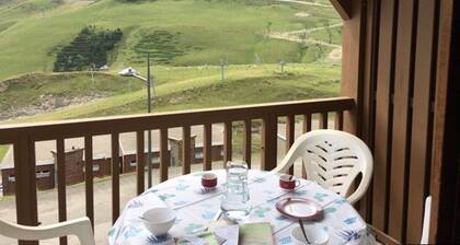 Geräumige Duplex-Wohnung für 7 Personen mit Hallenbad, Fitnessraum und überdachtem Parkplatz