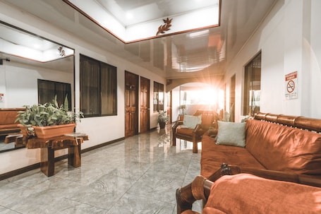 Porch. Hotel Hoja de Oro Corcovado