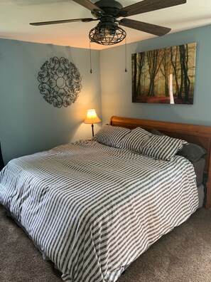 3 bedrooms, iron/ironing board, WiFi, bed sheets