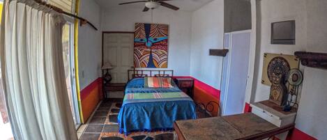 Traditional Studio Suite | Individually decorated, individually furnished, free WiFi, bed sheets