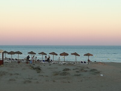 Apartamento Terraza, Piscinas, Golf and Playas en La Costa de la Luz y El Algarve 