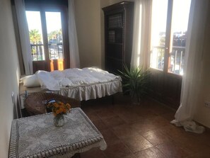 2 bedrooms, bed sheets, wheelchair access