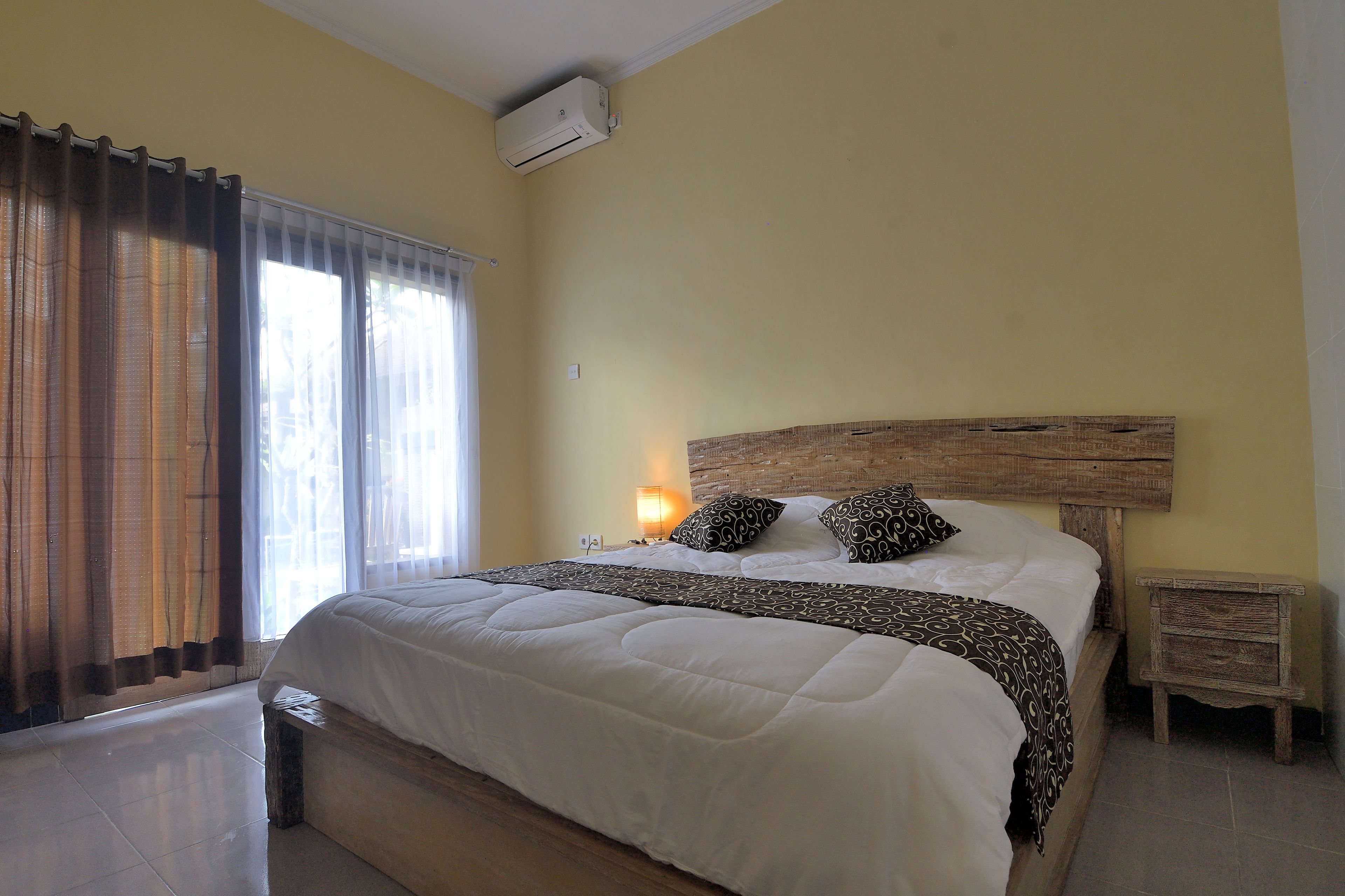 Deluxe Room | Desk, laptop workspace, free WiFi, bed sheets