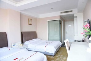 مكتب وستائر تعتيم وواي فاي مجانًا