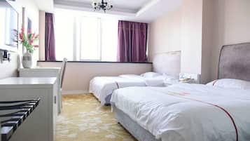 Business Twin Room | Desk, blackout drapes, free WiFi