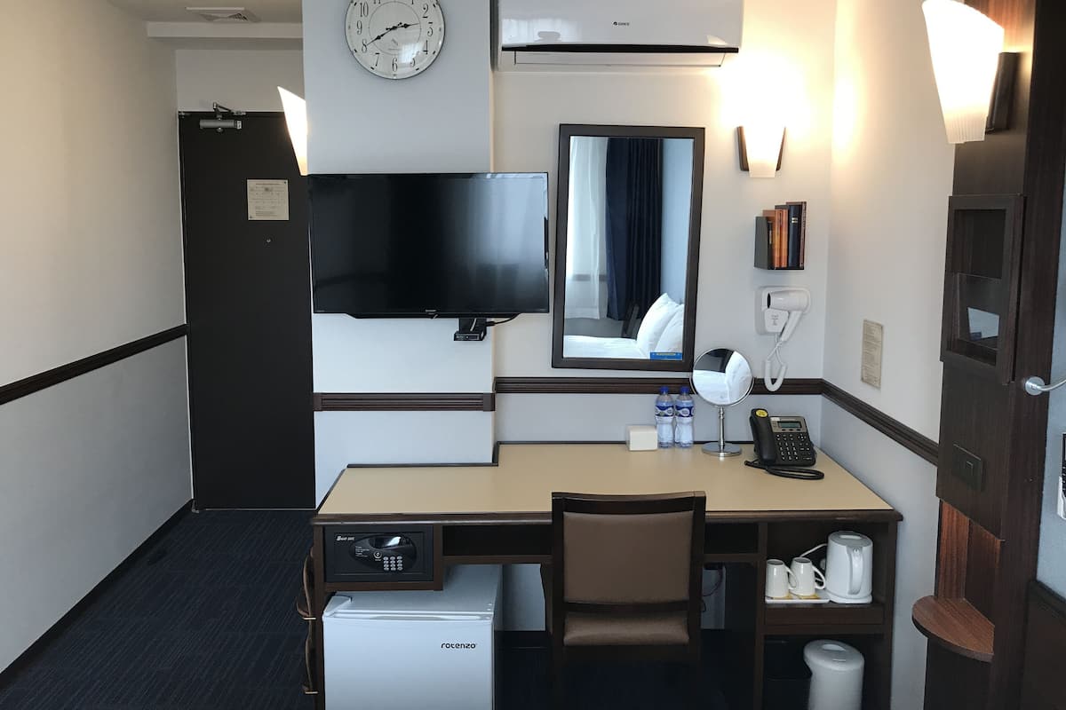 Coffres-forts dans les chambres, bureau, chambres insonorisées