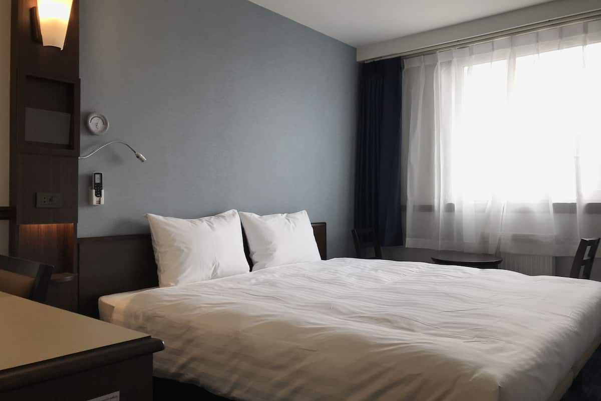 in-room safe, desk, soundproofing, iron/ironing board