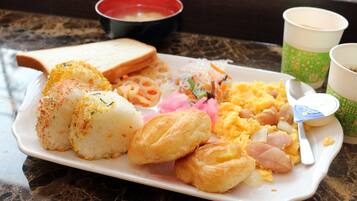 Café da manhã com buffet grátis todos os dias