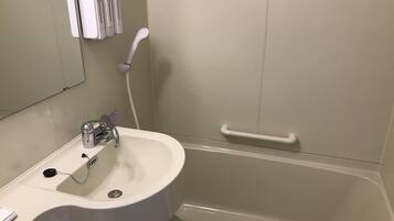 Chuveiro, produtos de toalete grátis, secador de cabelo, chinelos