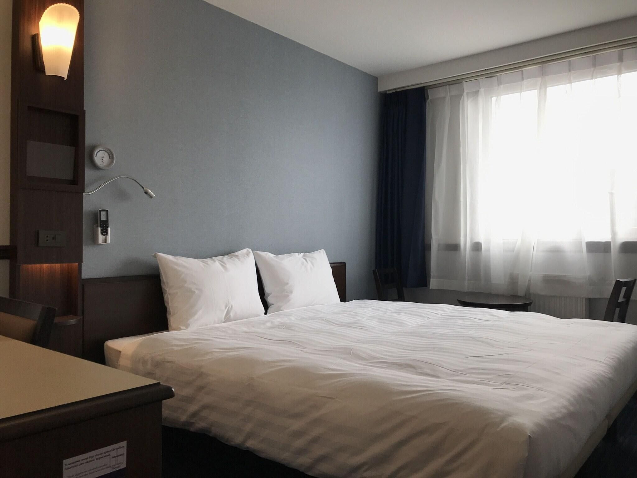In-room safe, desk, soundproofing, iron/ironing board
