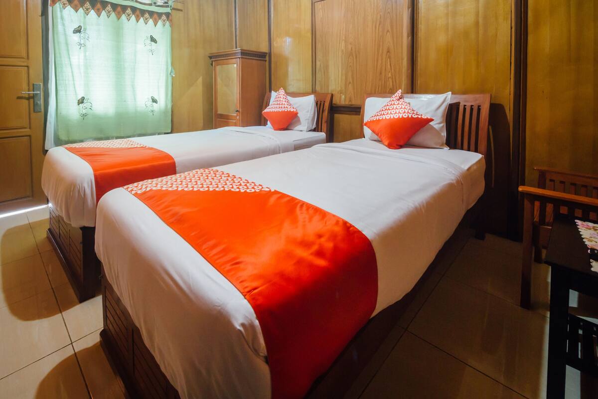 Quarto duplo standard | Wi-Fi de cortesia, roupa de cama