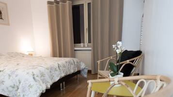 1 chambre, fer et planche à repasser, Wi-Fi gratuit, draps fournis