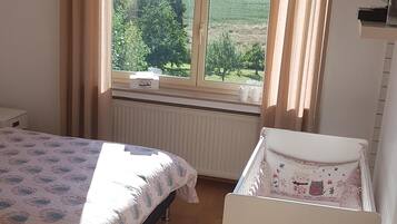 1 chambre, fer et planche à repasser, Wi-Fi gratuit, draps fournis