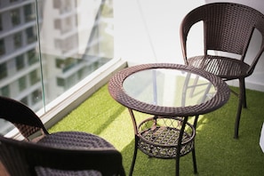 Modern Family Suite | Balcony