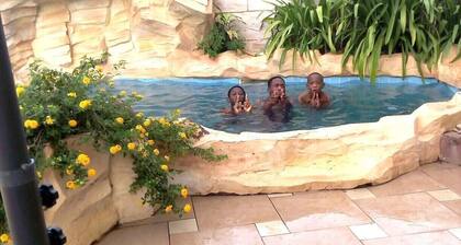 Houzz ground Palace Lodge