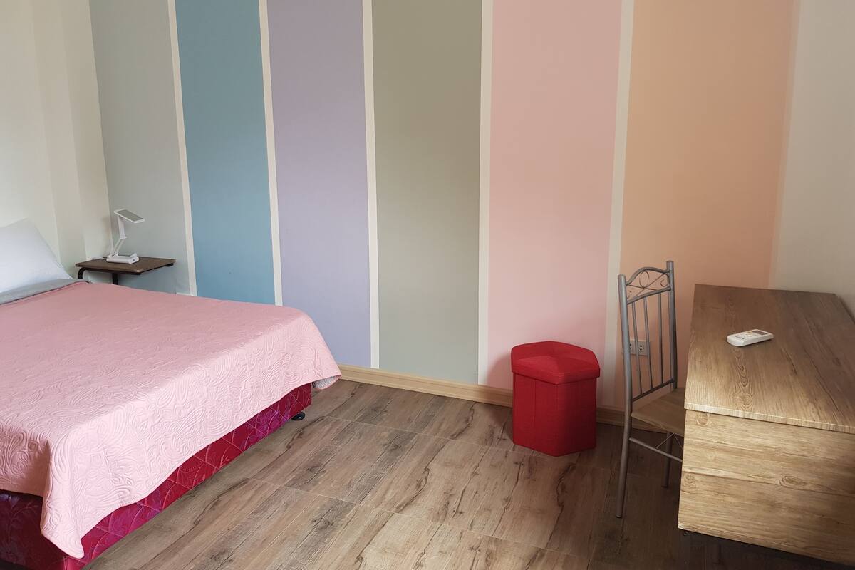 Double Room | Desk, bed sheets