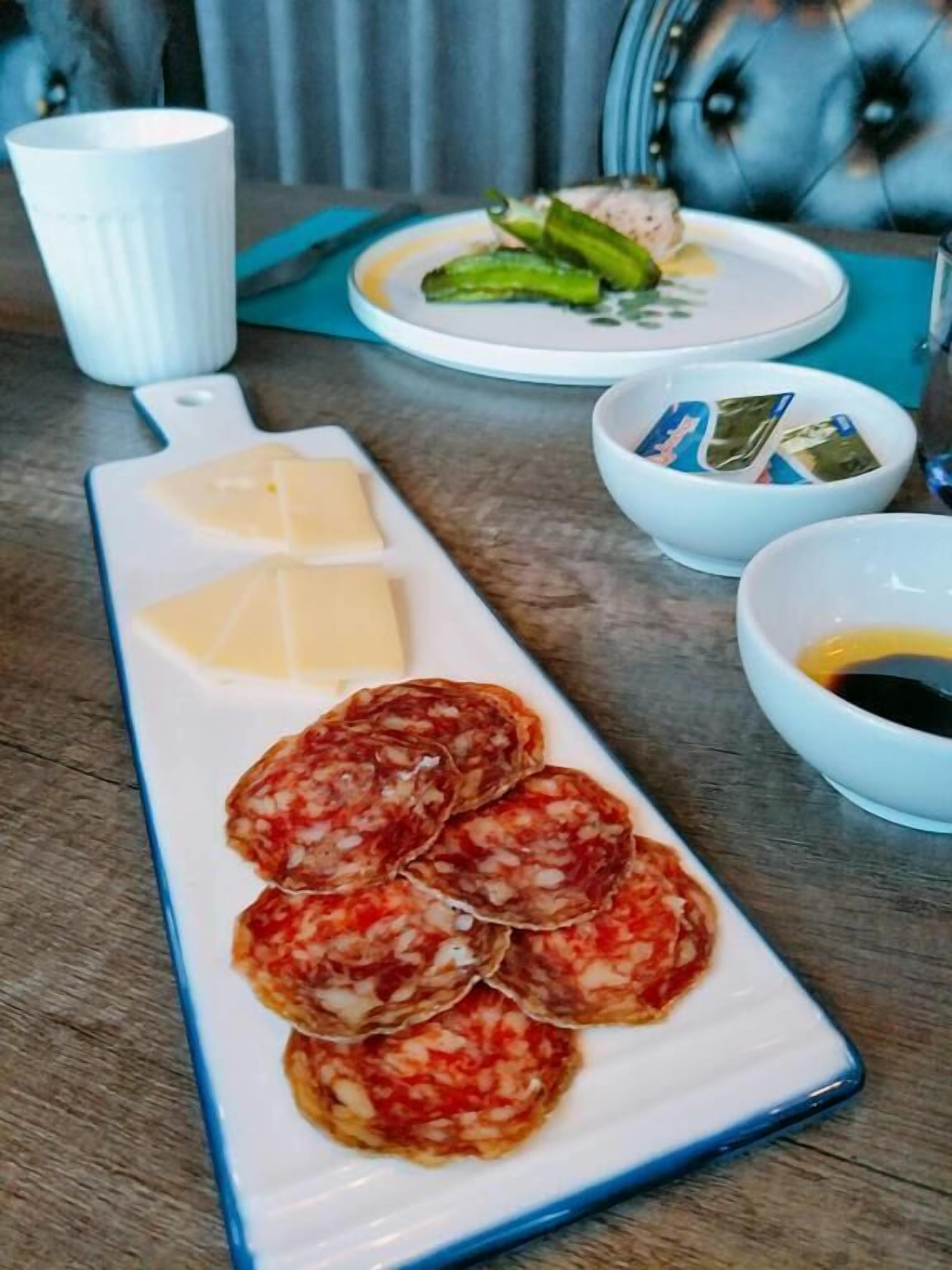 daily full breakfast (twd 500 per person)